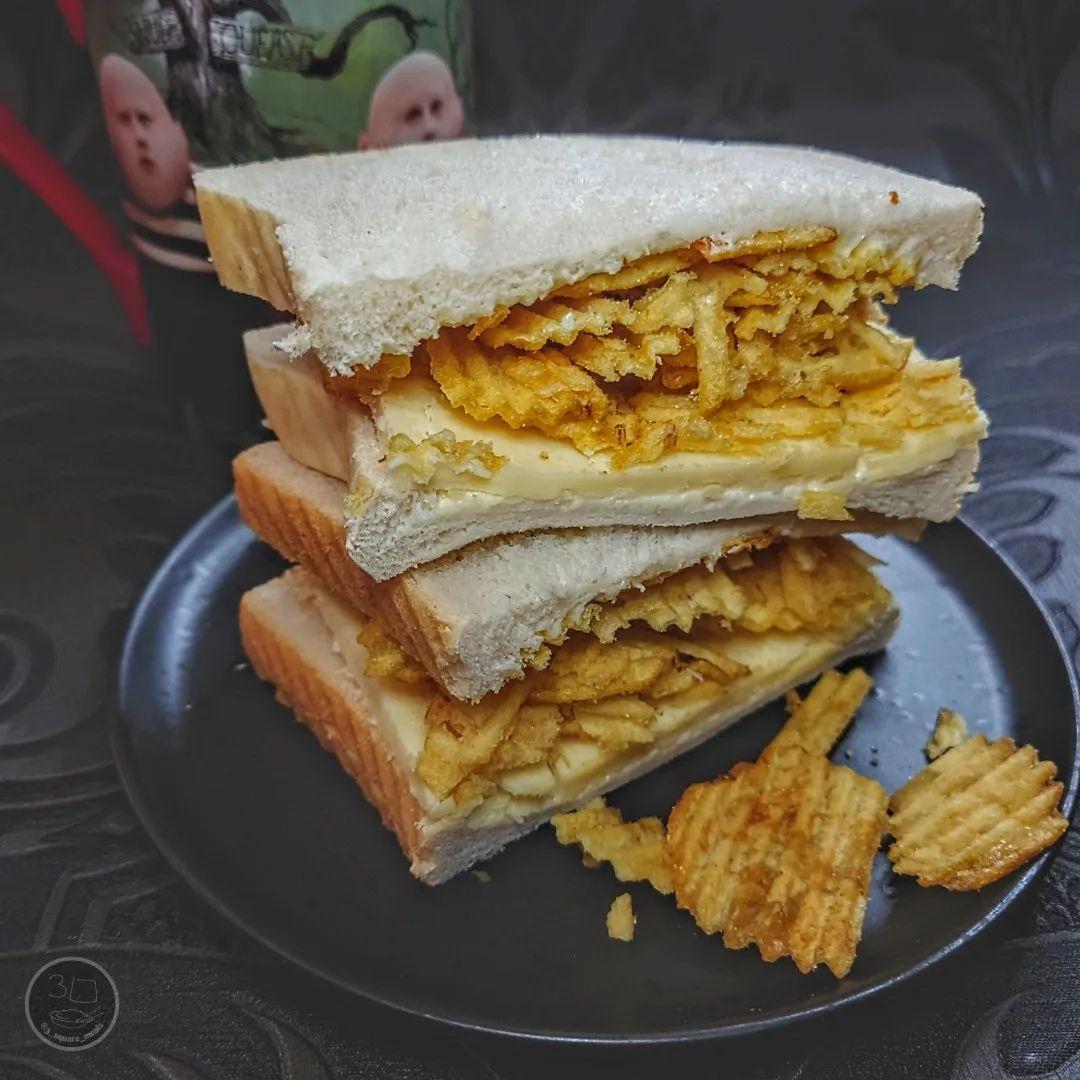 Classic British Crisp Butty with Tea