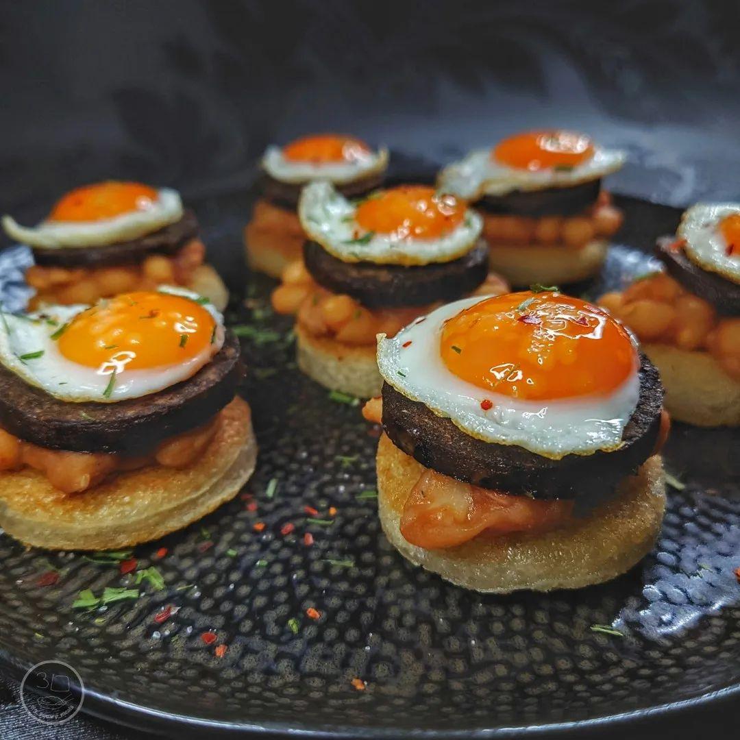 Breakfast Sliders with Fried Components