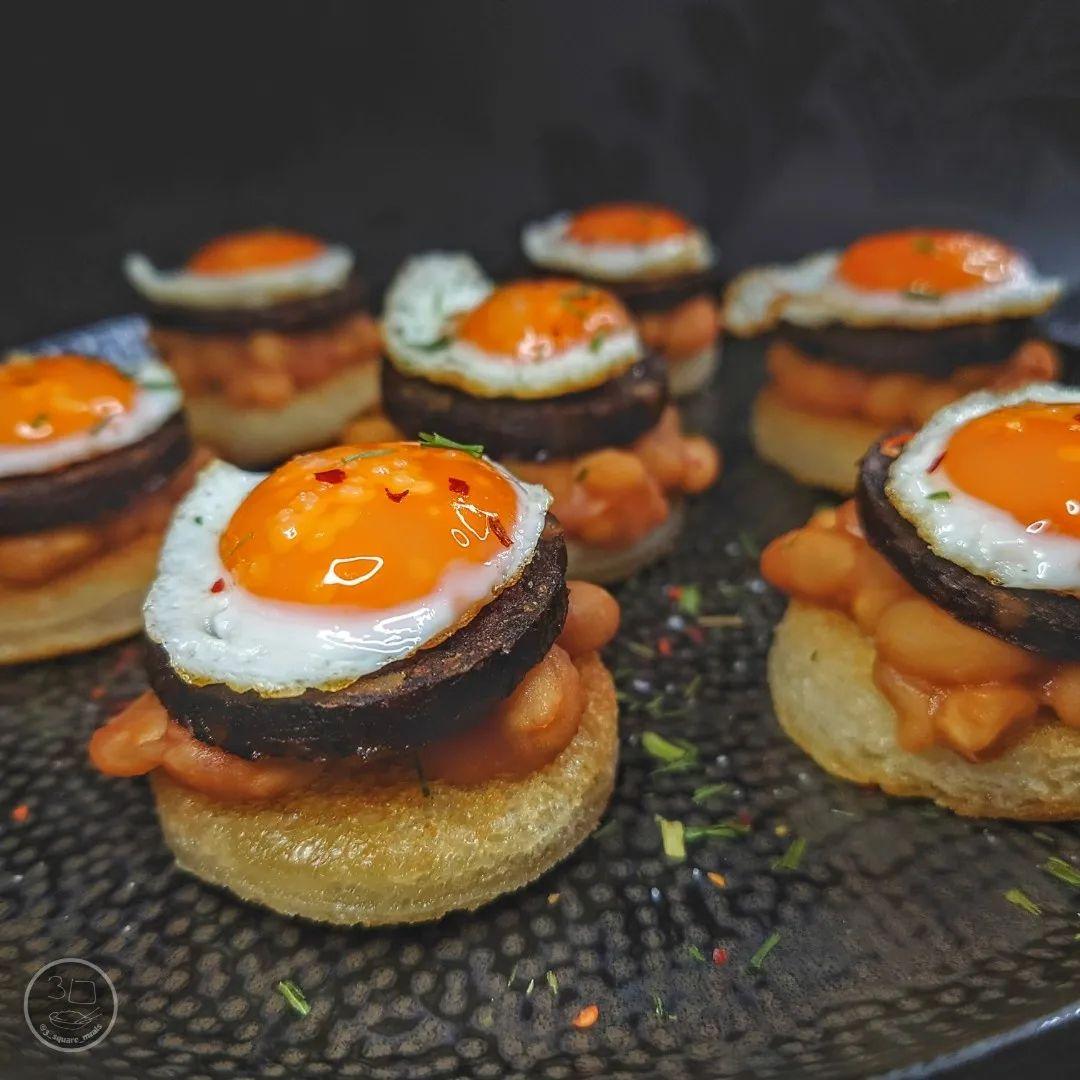Breakfast Sliders with Fried Components