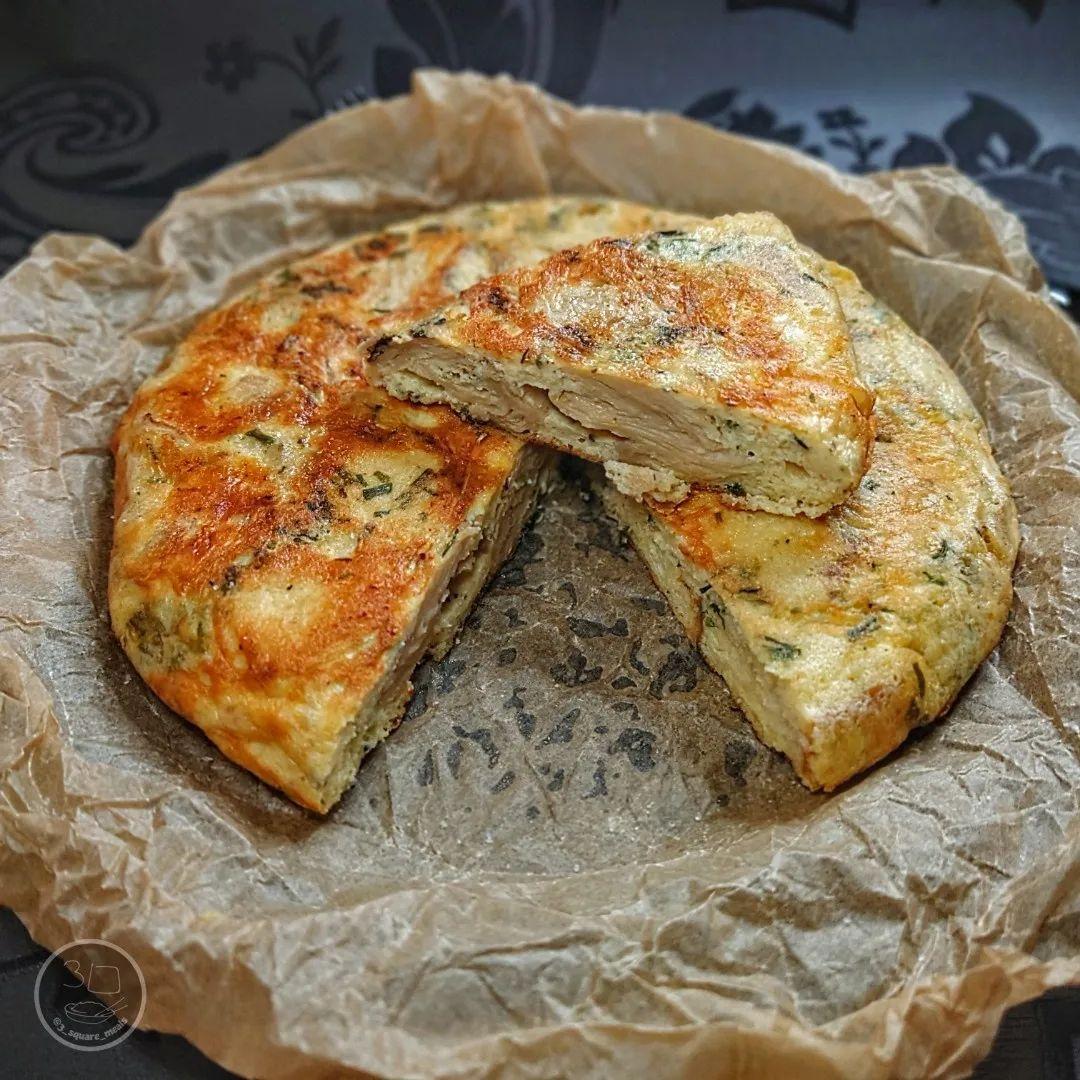 Bread Frittata with Cheese and Chicken