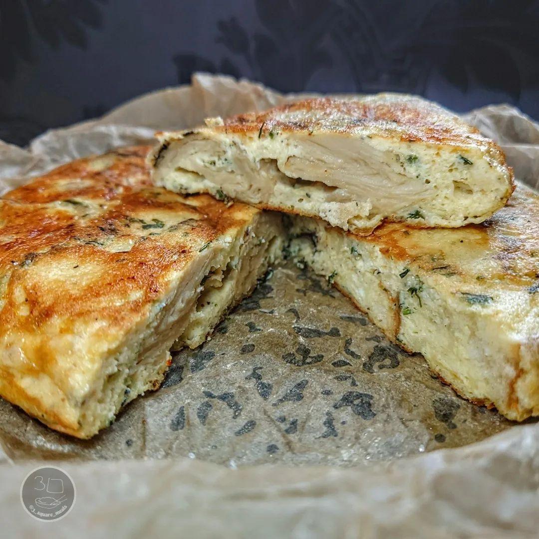 Bread Frittata with Cheese and Chicken