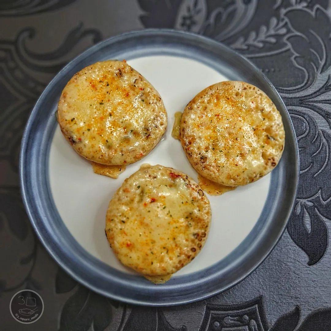 Cheesy Crumpets with Garlic Cheese