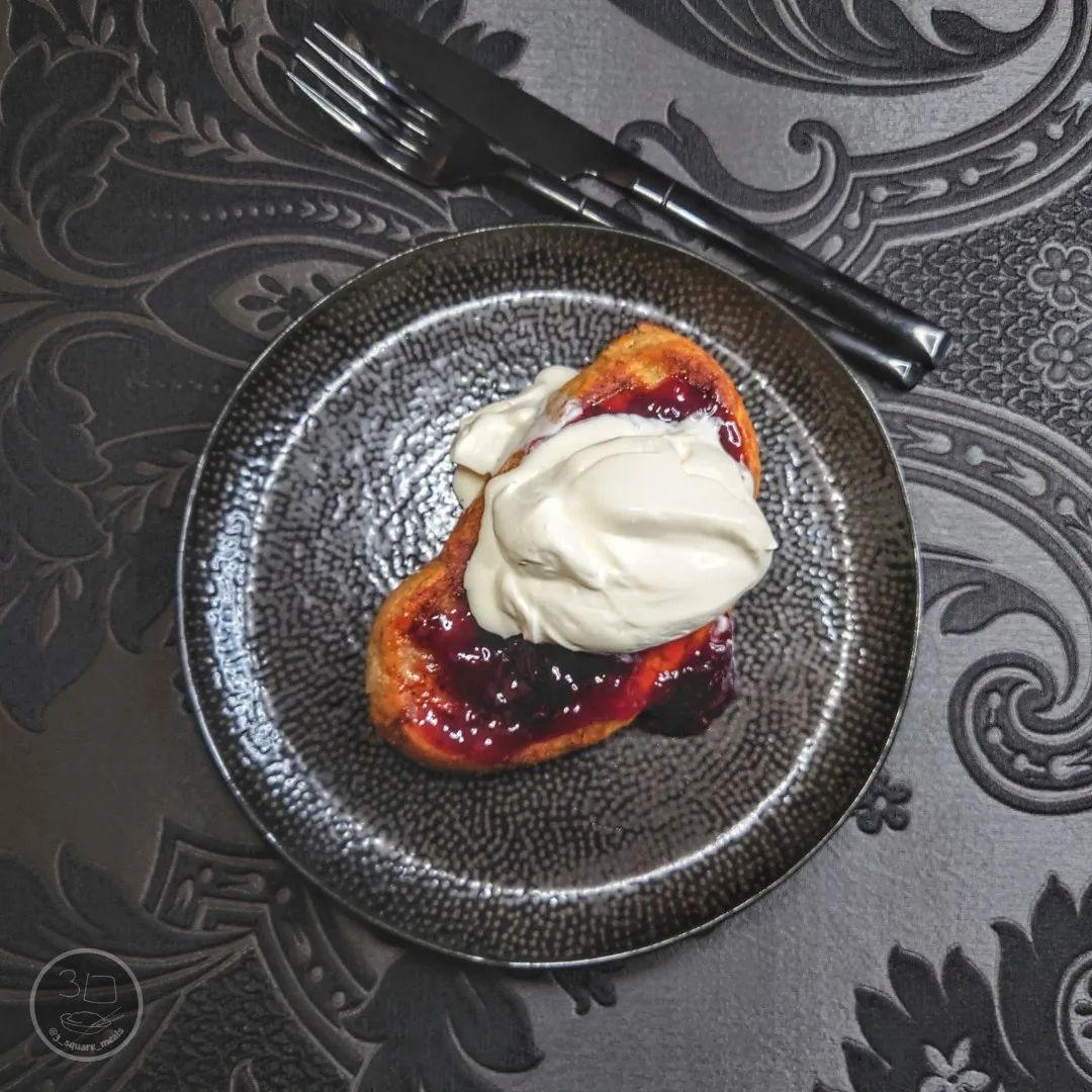 French Toast with Jam and Cream