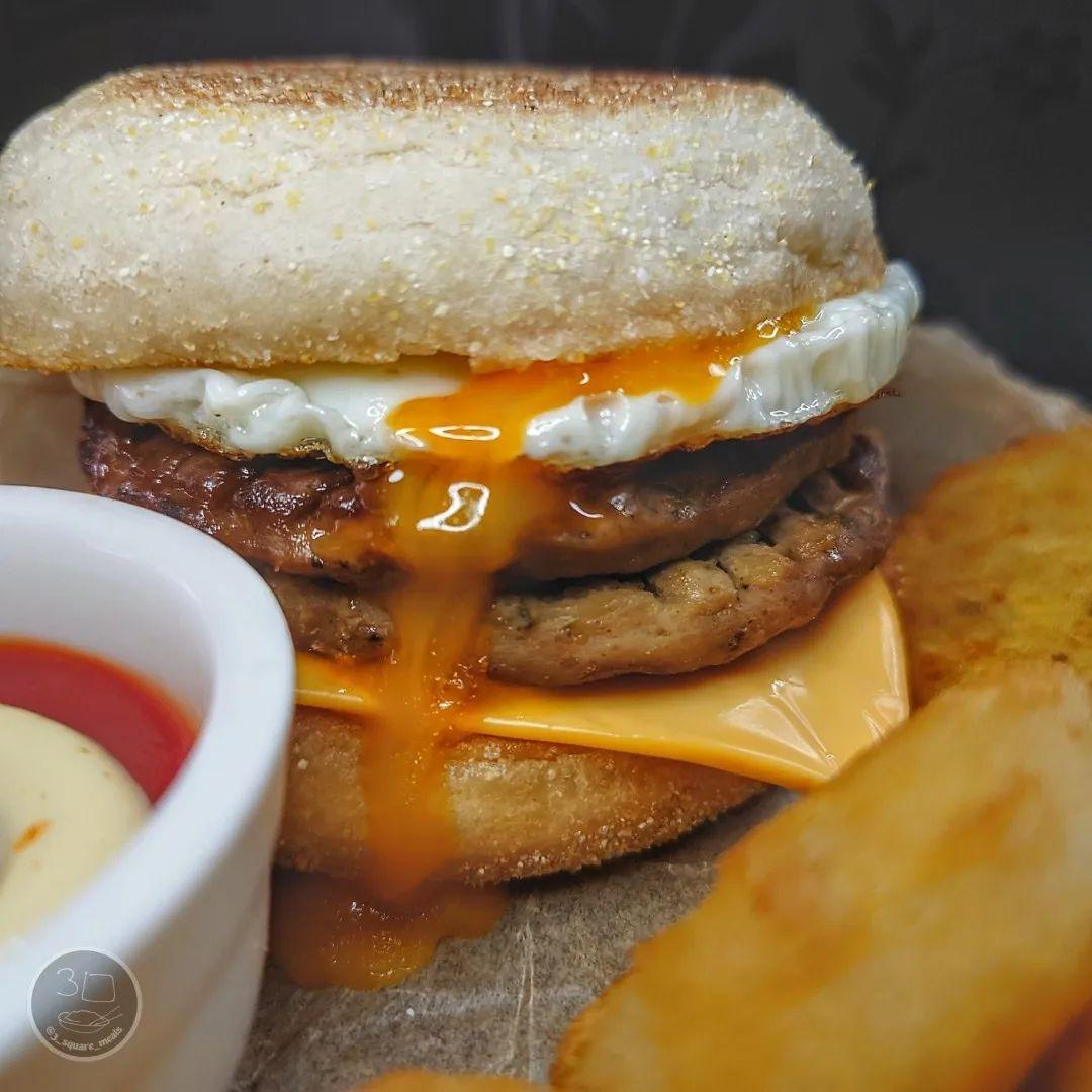 Vegetarian Mcmuffin-Style Breakfast