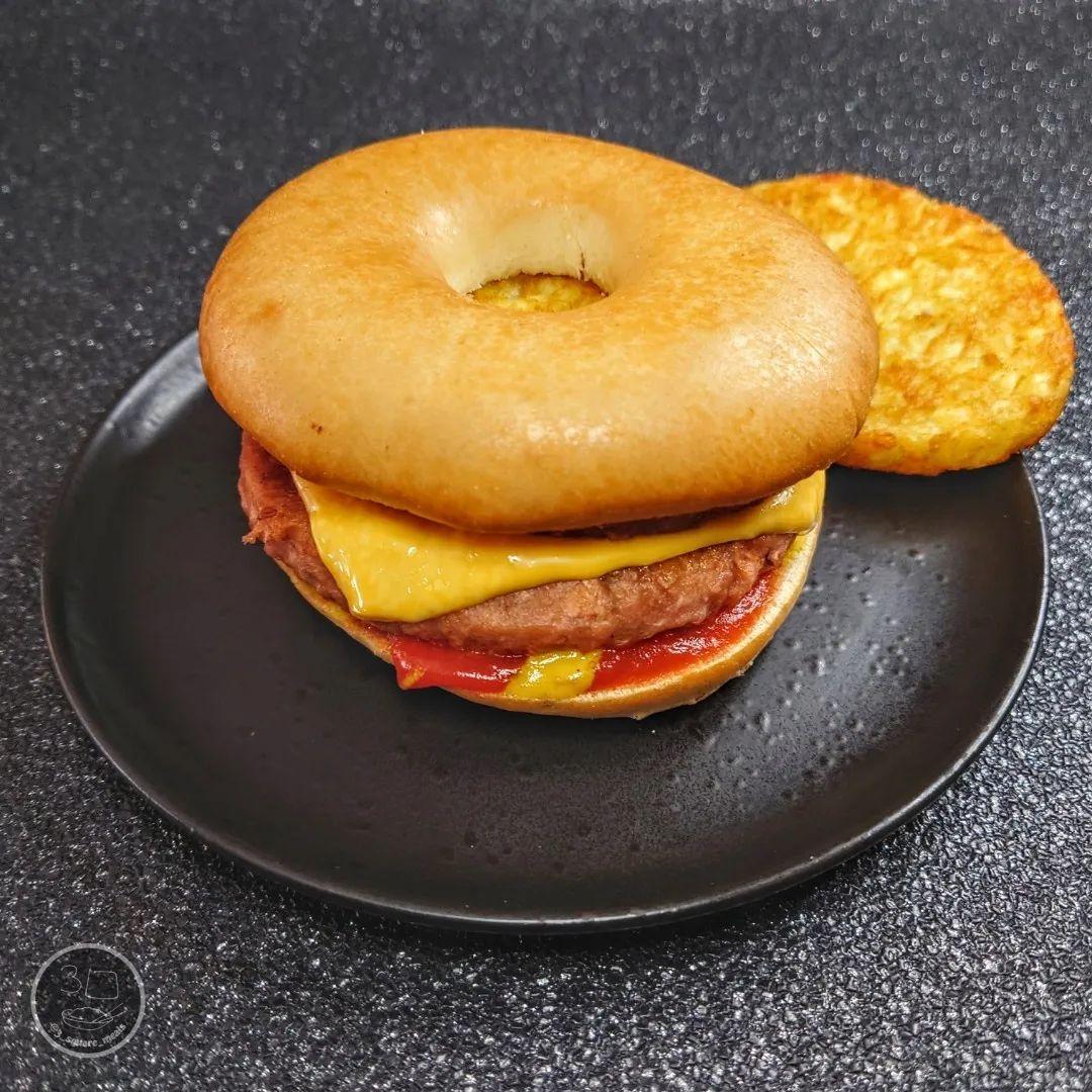 Breakfast Bagel with Sausage and Hash Browns