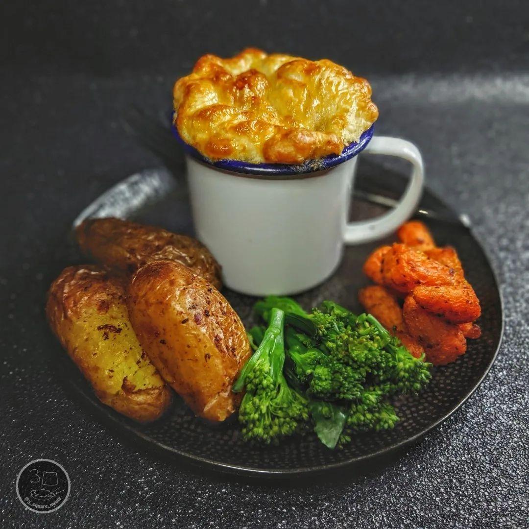 Vegetarian Mug Pie with Vegetables
