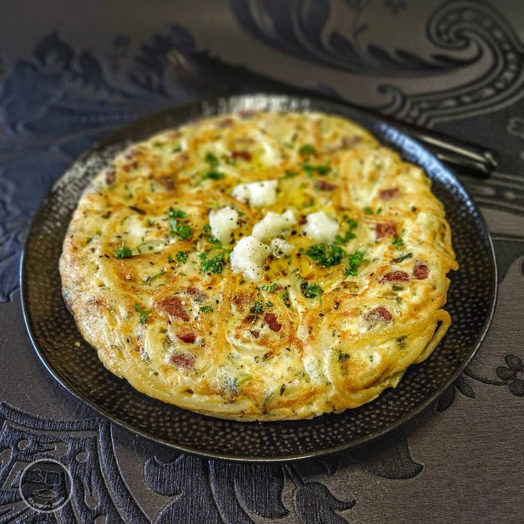 Easy Carbonara-Style Pasta Frittata
