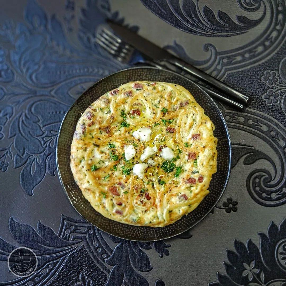 Easy Carbonara-Style Pasta Frittata