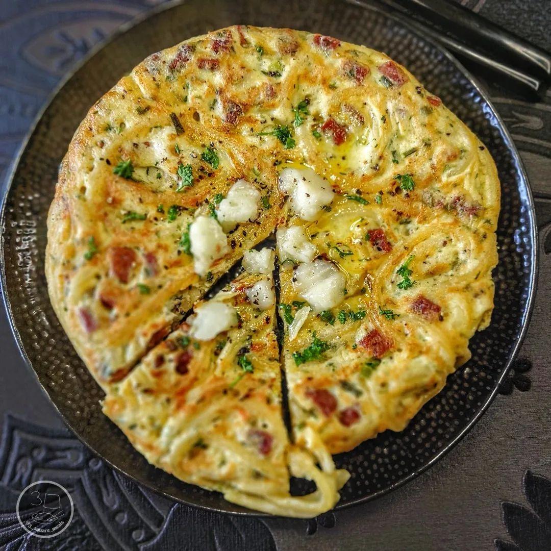 Easy Carbonara-Style Pasta Frittata