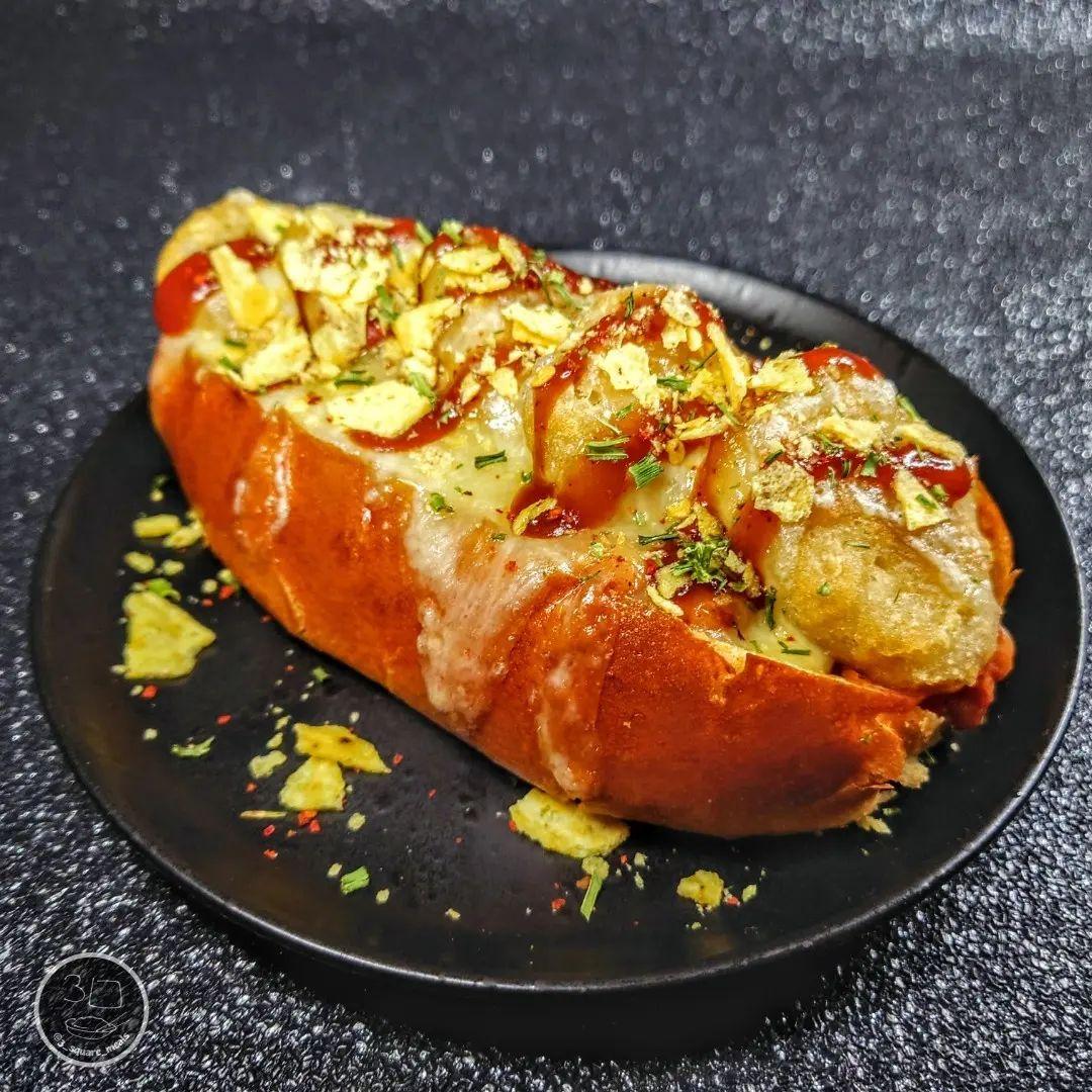 Cheesy Bean Nugget Hotdog