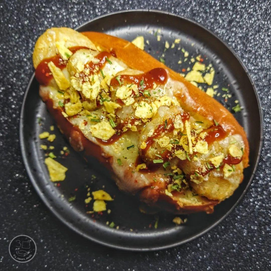 Cheesy Bean Nugget Hotdog