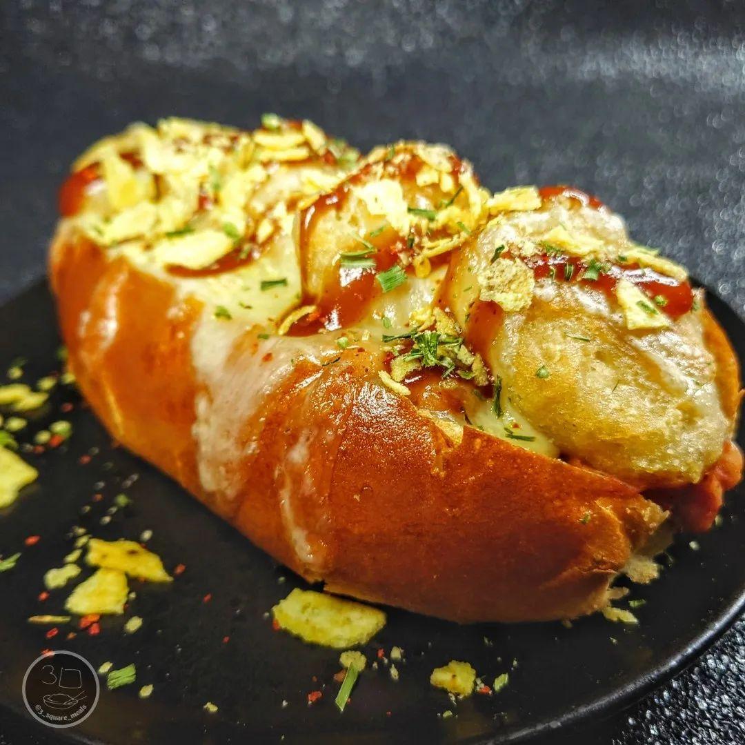 Cheesy Bean Nugget Hotdog