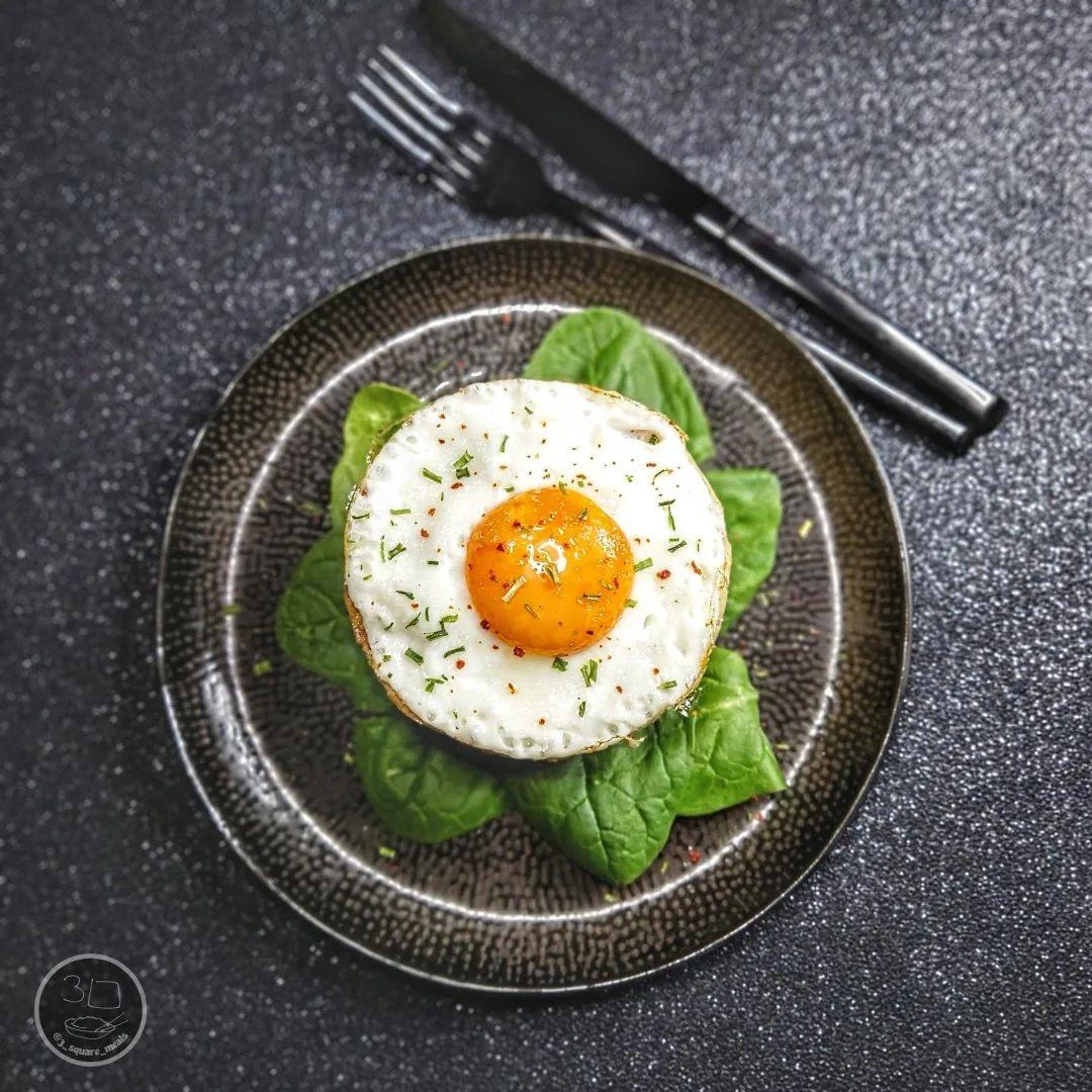 Hearty Vegetarian Breakfast Pie