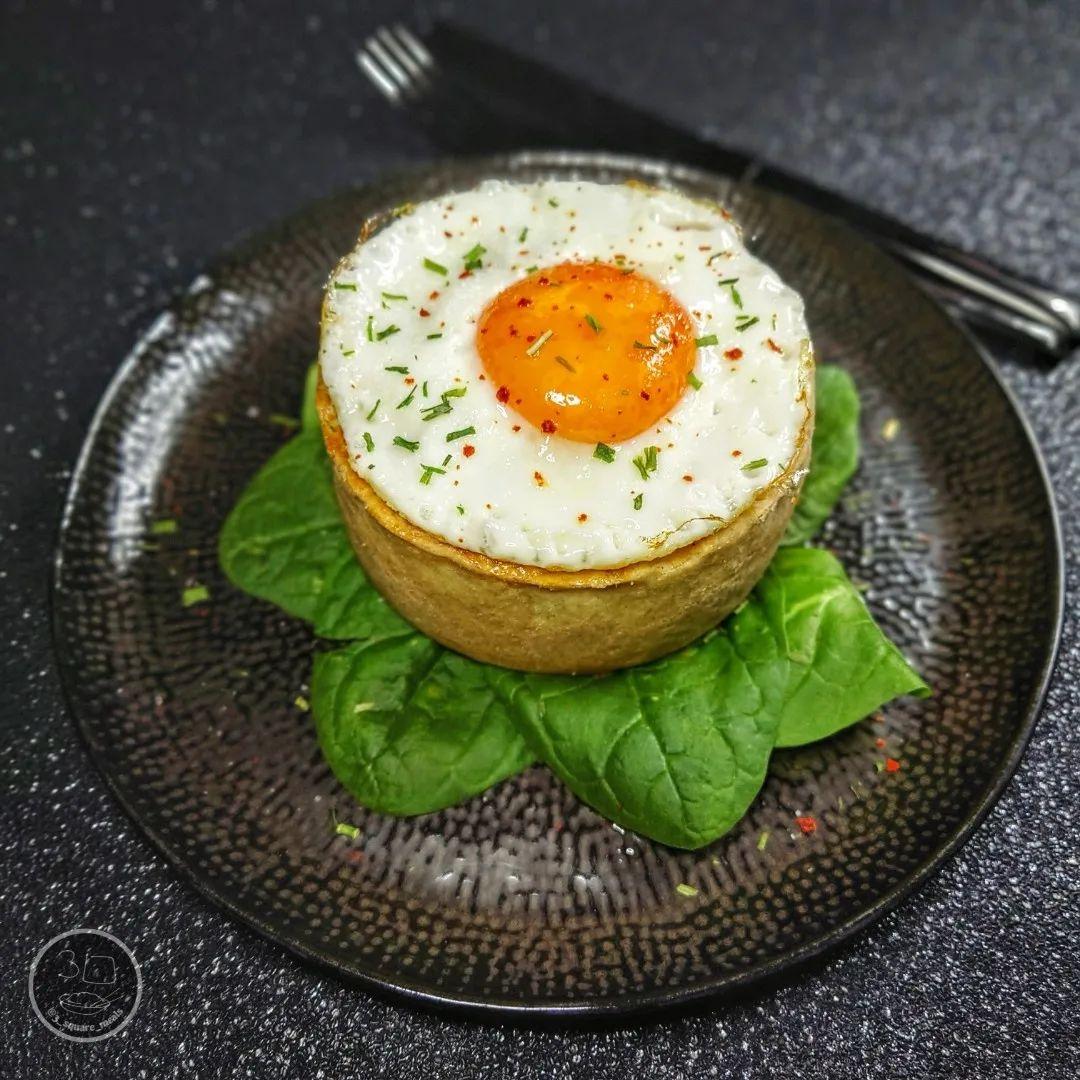 Hearty Vegetarian Breakfast Pie