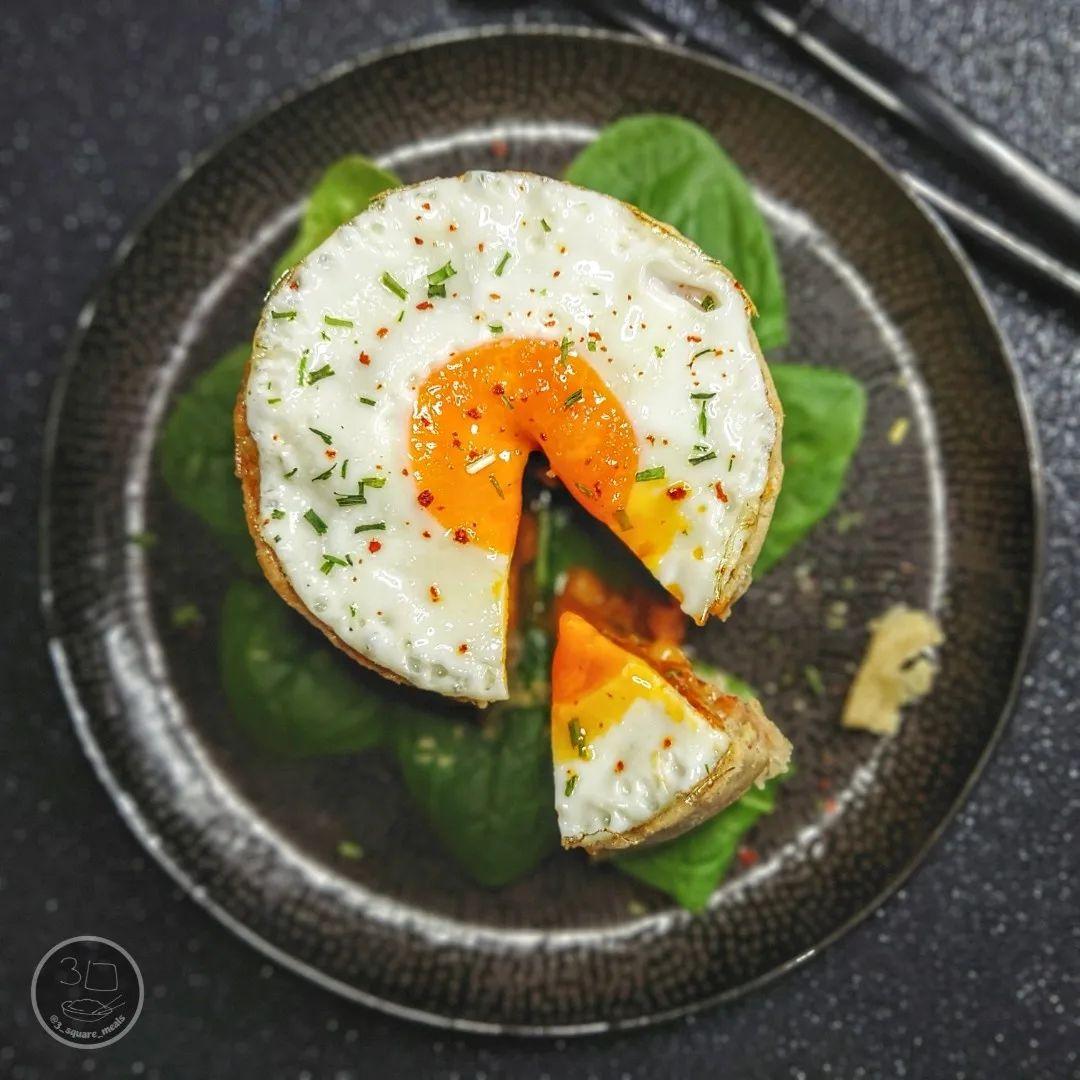 Hearty Vegetarian Breakfast Pie