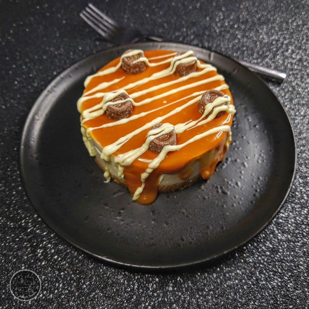 No-Bake Caramel Cheesecake