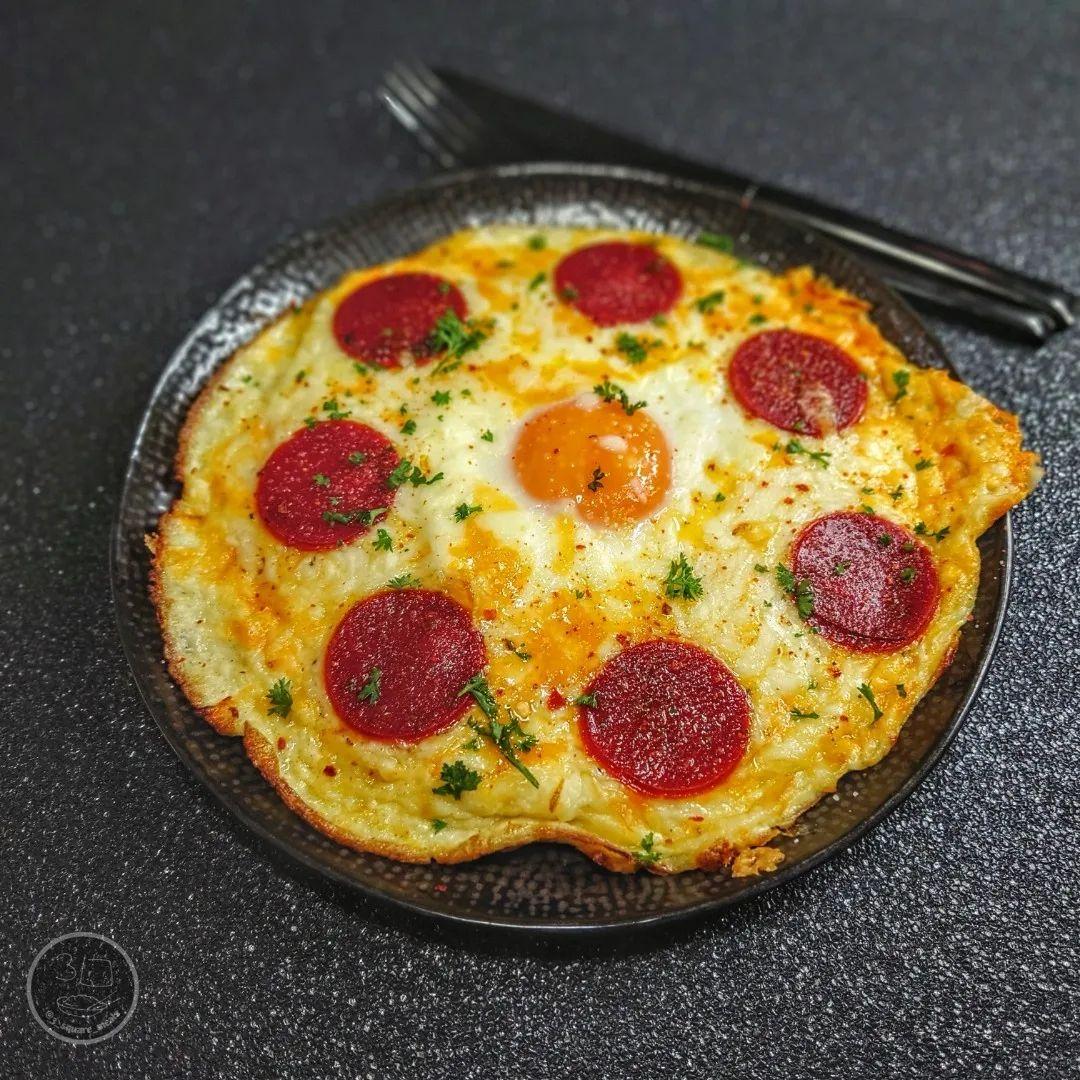 Savory Open-Faced Pizza Omelette