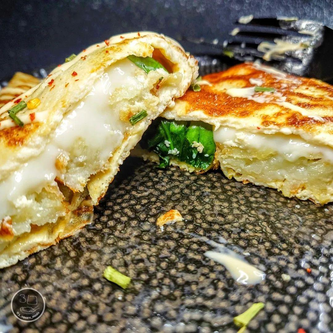 Hash Brown Omelette with Spinach and Cheese