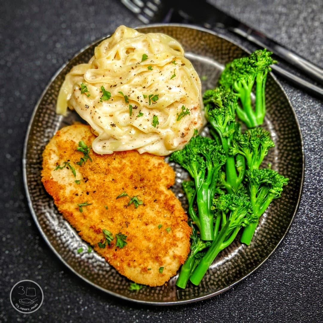 Vegetarian Schnitzel with Noodles and Broccoli