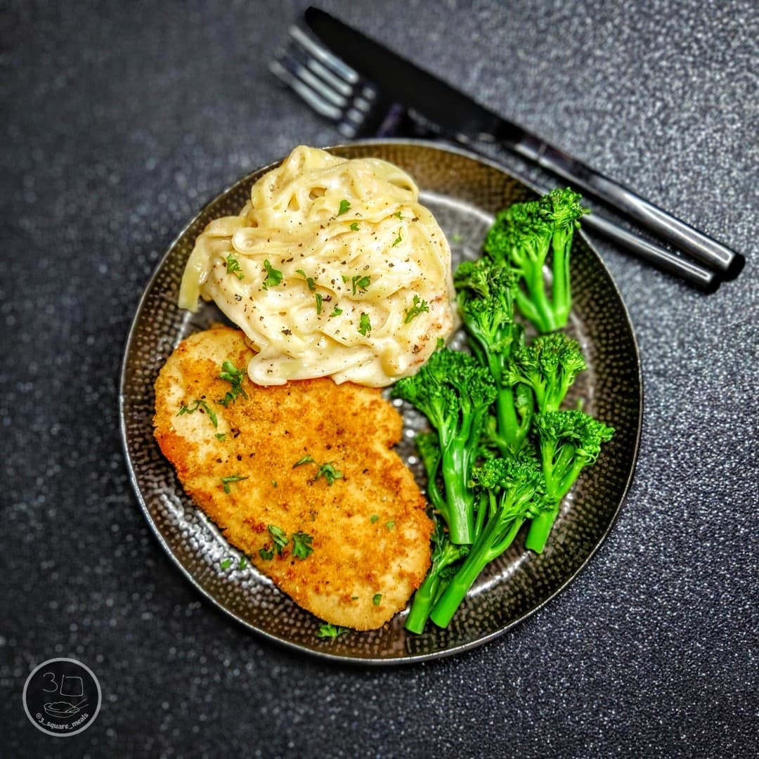 Vegetarian Schnitzel with Noodles and Broccoli