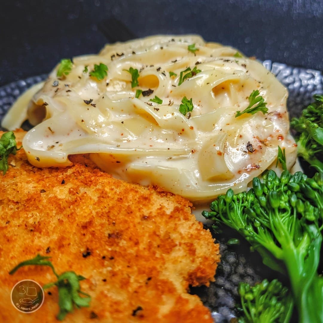 Vegetarian Schnitzel with Noodles and Broccoli