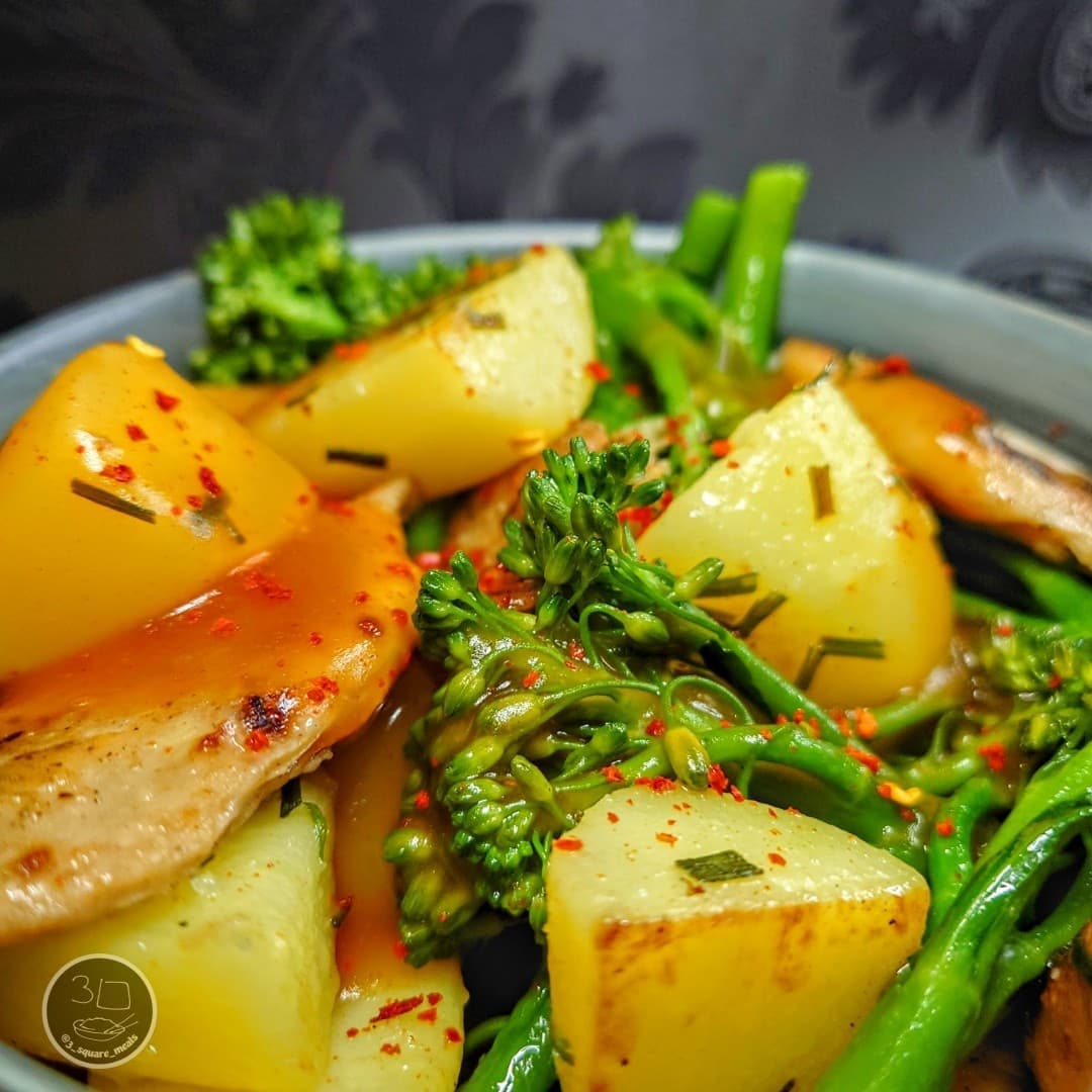 Vegetarian Chik'n and Potato Stir-Fry