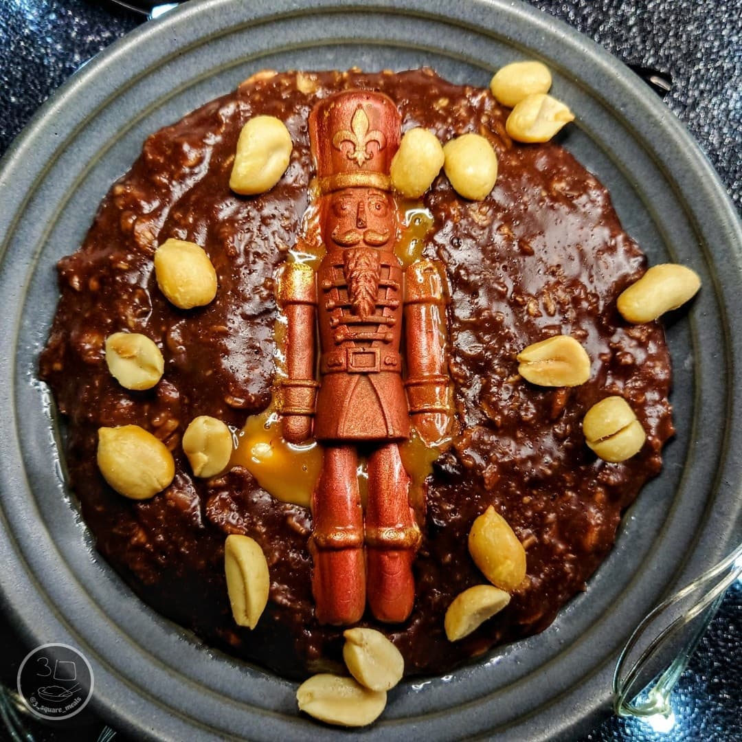 Sweet Nutcracker Porridge with Chocolate