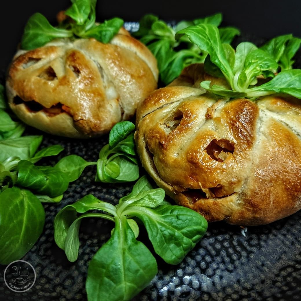 Halloween Pizza Pumpkins