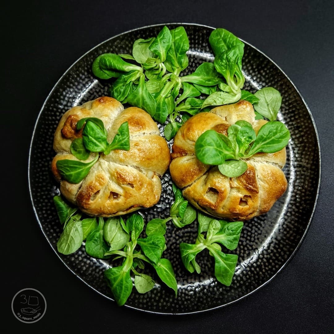 Halloween Pizza Pumpkins