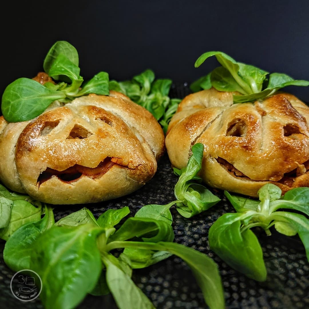 Halloween Pizza Pumpkins