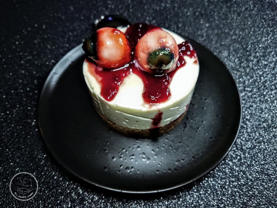Spooky Halloween Cheesecake with Edible Eyeballs
