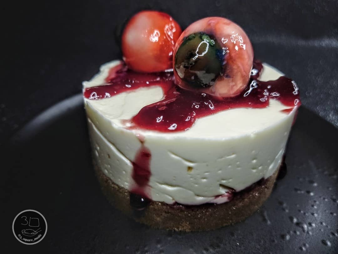 Spooky Halloween Cheesecake with Edible Eyeballs