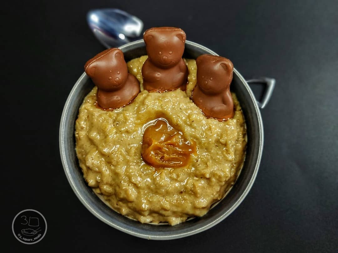 Honeycomb Porridge with Chocolate Bears