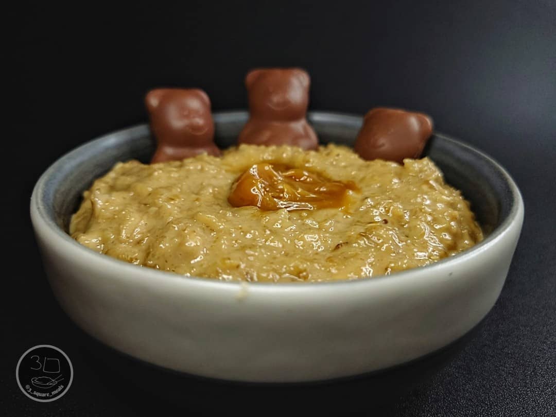 Honeycomb Porridge with Chocolate Bears
