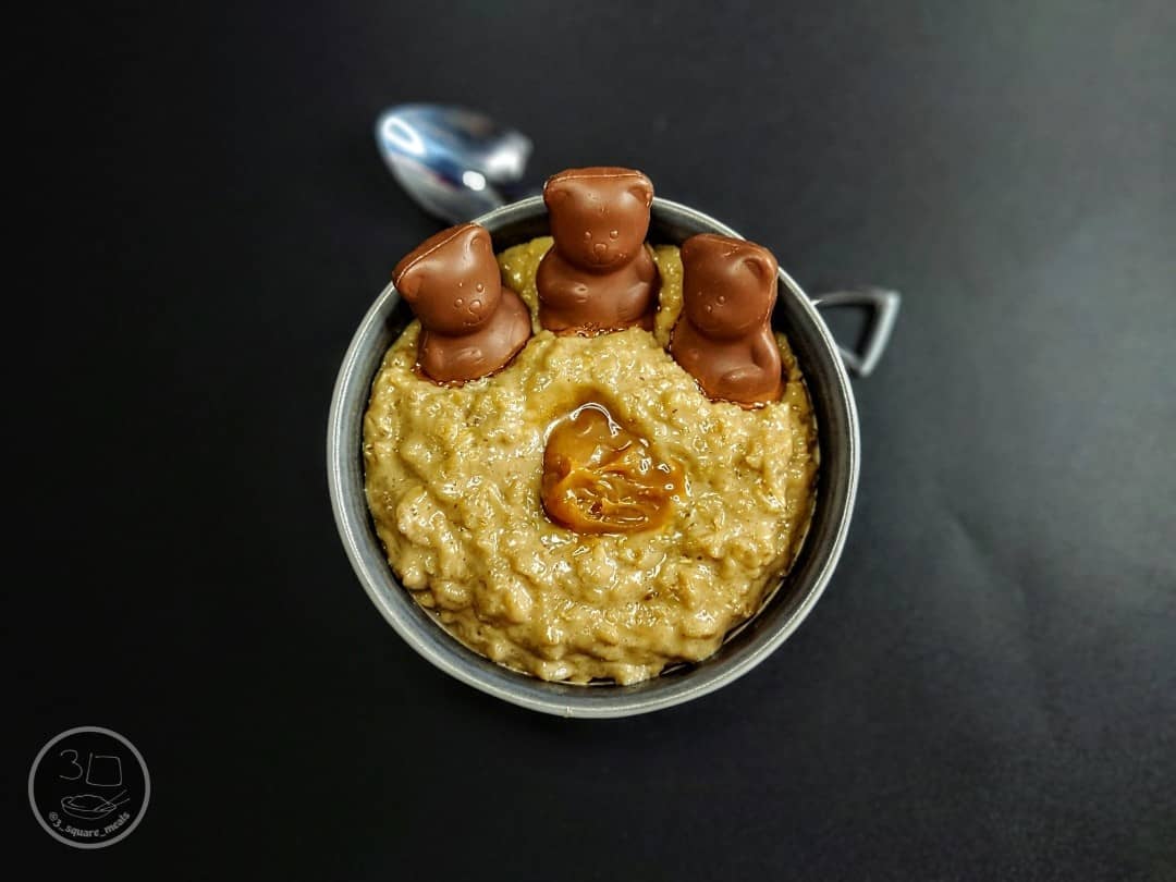 Honeycomb Porridge with Chocolate Bears