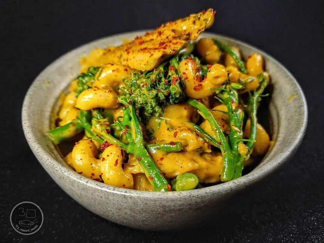 Vegetarian Chicken Curry Pasta