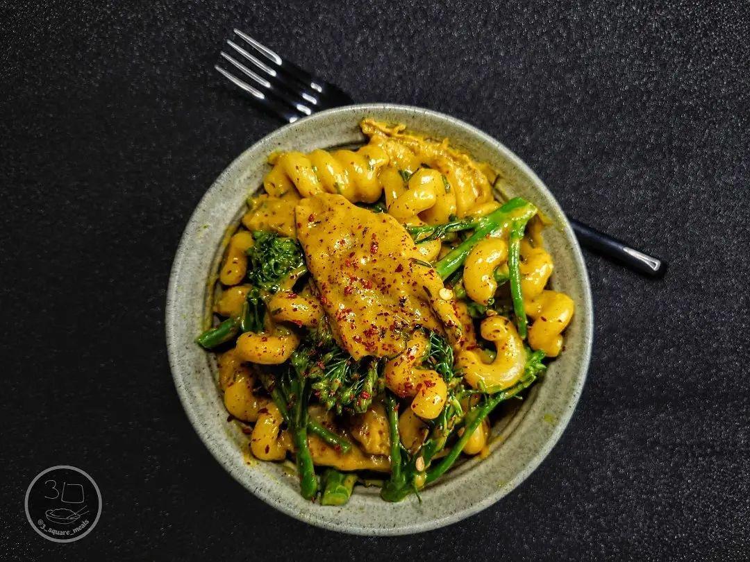 Vegetarian Chicken Curry Pasta