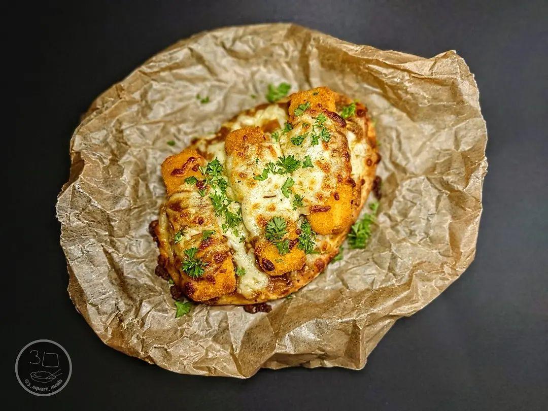 Curry Fishless Finger Naan Pizza