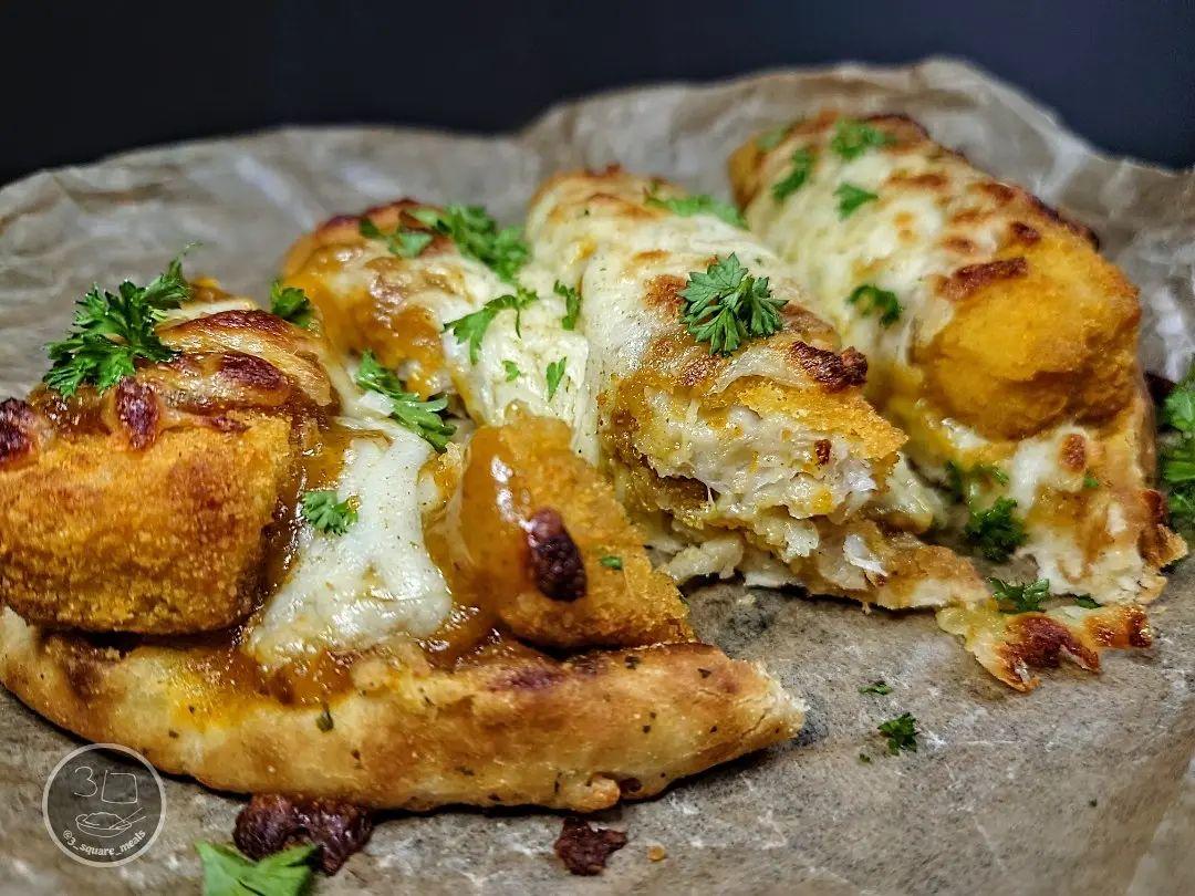 Curry Fishless Finger Naan Pizza