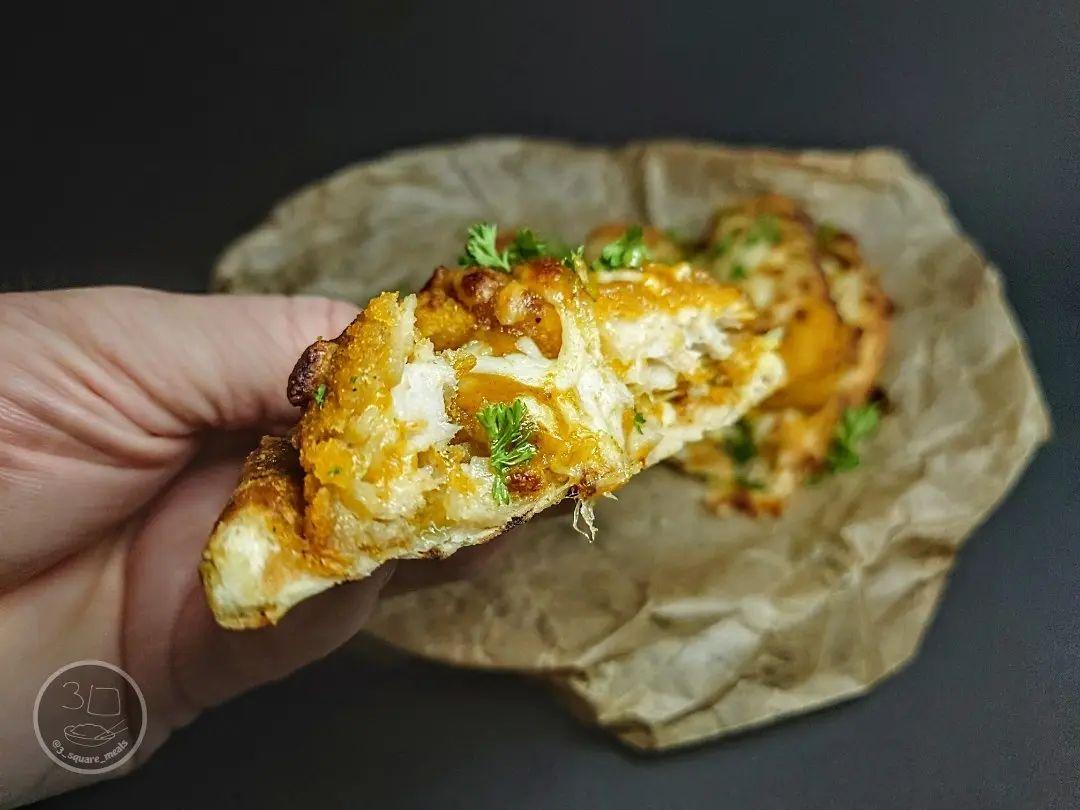 Curry Fishless Finger Naan Pizza