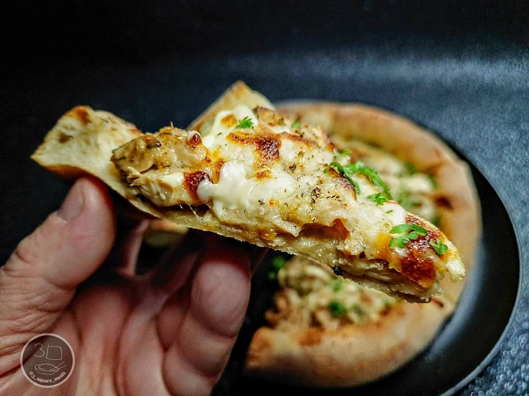 Creamy Garlic Chicken Pizza