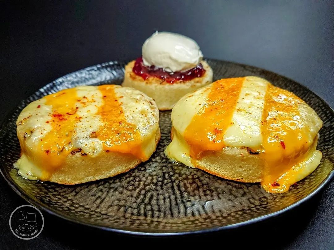 Grilled Crumpets with Cheese and Jam