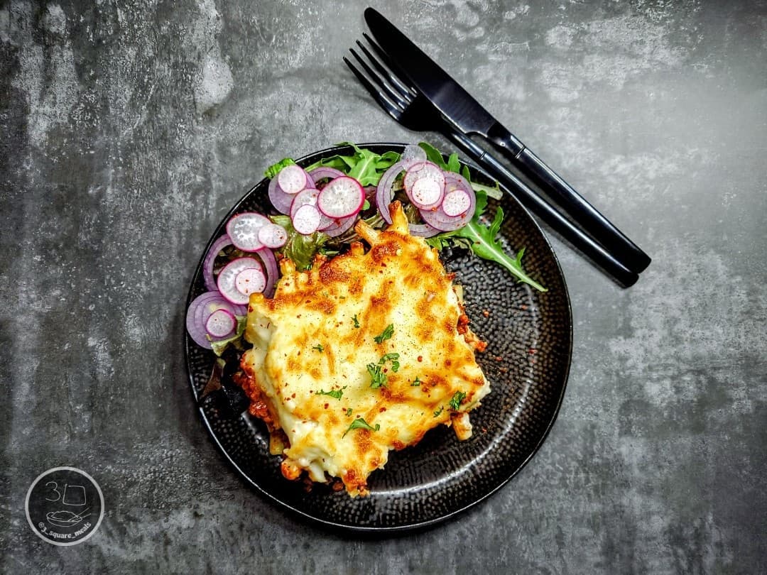 Messy Vegetarian Pastitsio Bake