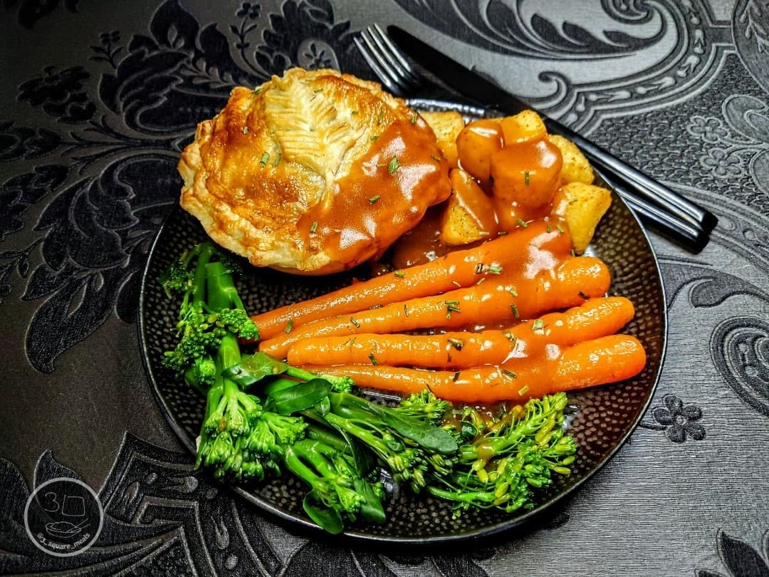 Vegetarian Chick'n Pie with Vegetables
