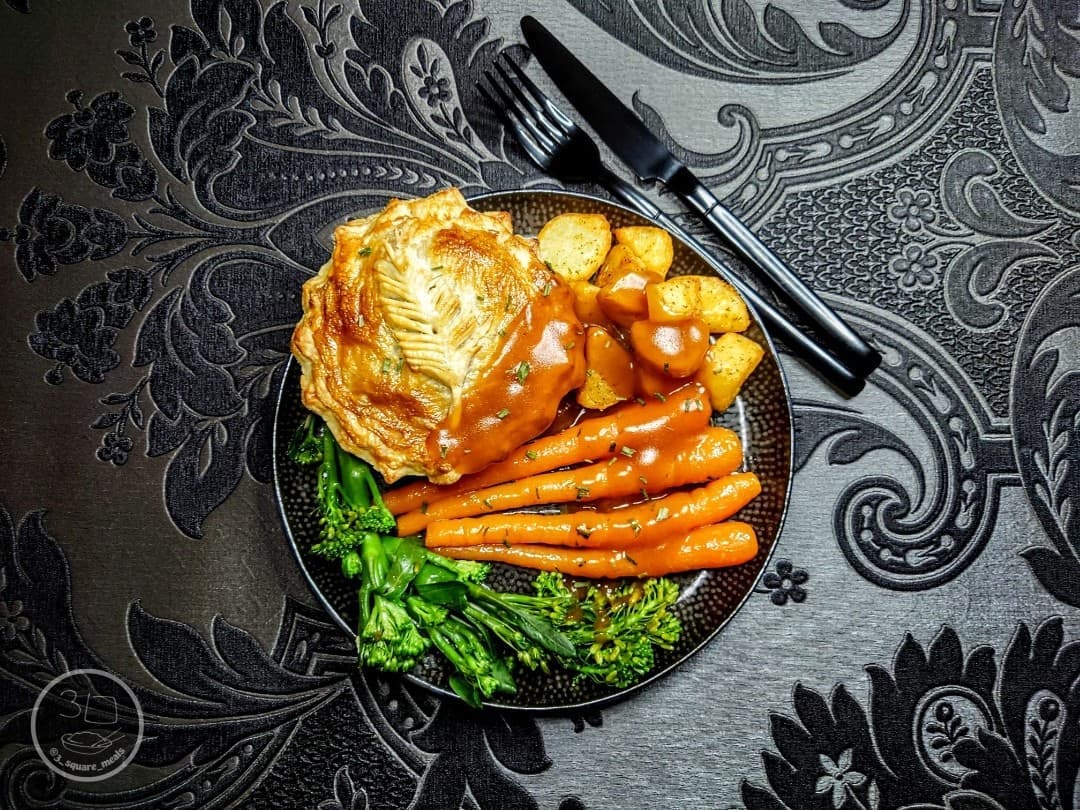 Vegetarian Chick'n Pie with Vegetables