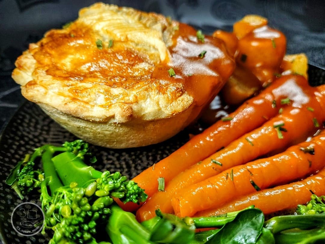 Vegetarian Chick'n Pie with Vegetables