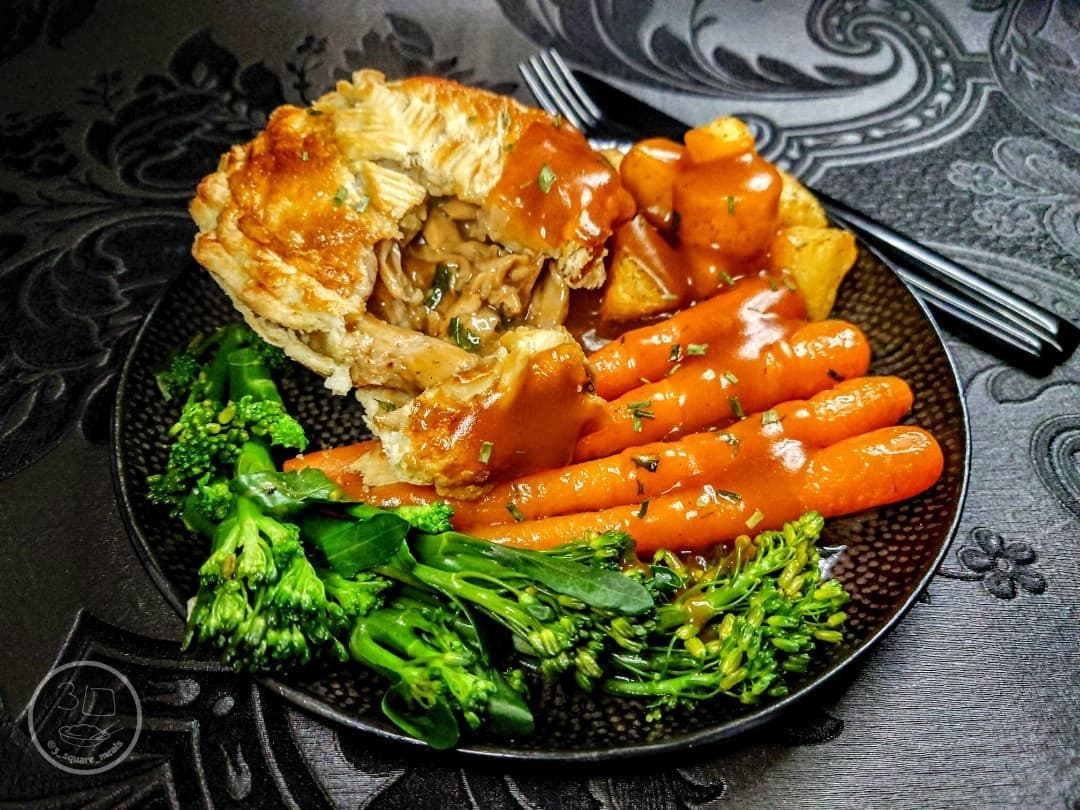 Vegetarian Chick'n Pie with Vegetables