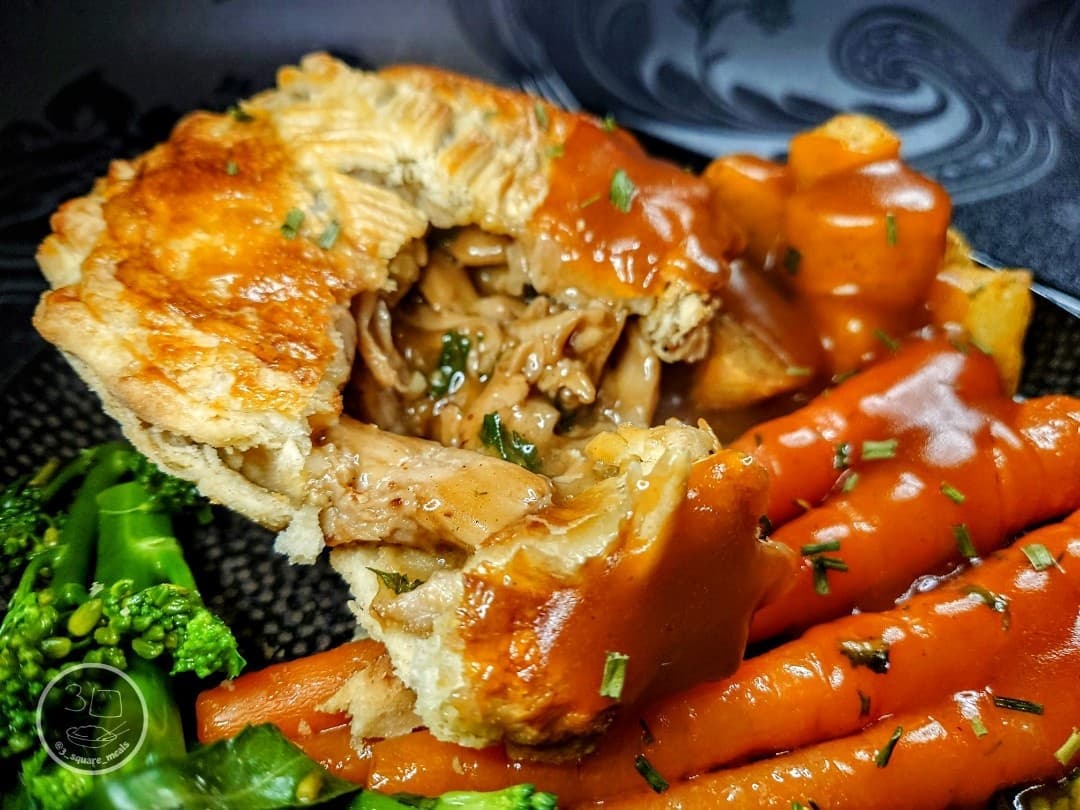 Vegetarian Chick'n Pie with Vegetables