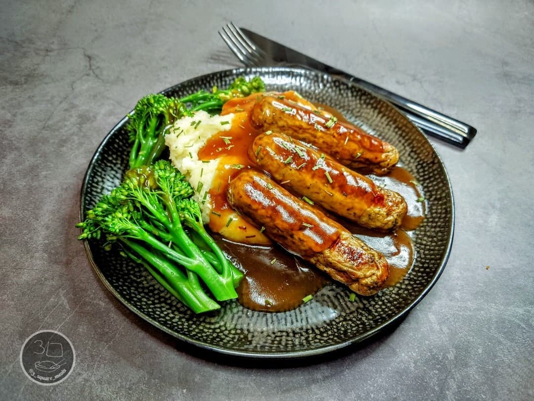 Simple Vegetarian Bangers and Mash