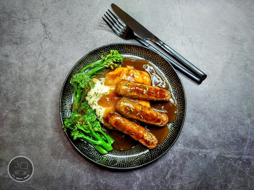 Simple Vegetarian Bangers and Mash